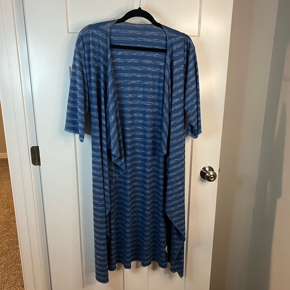 Like New! Blue Striped LuLaRoe Shirley - Medium - Picture 1 of 5